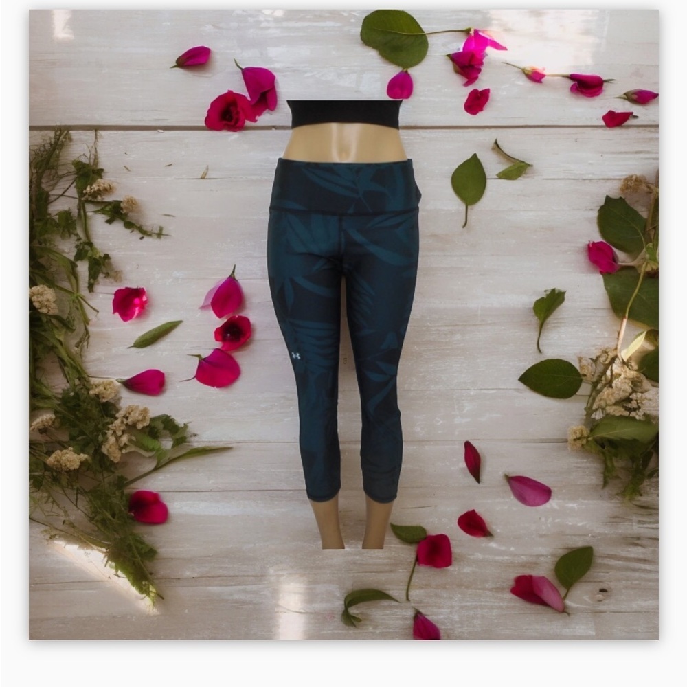 Women's HeatGear® Crop Deep Cyan/Breeze
Legging | Under Armour NWOT-Sz XL - Picture 4 of 16